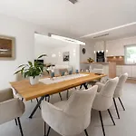וילה Juki By Briskva Kaštel