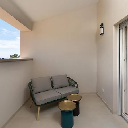 Juki By Briskva Kaštel