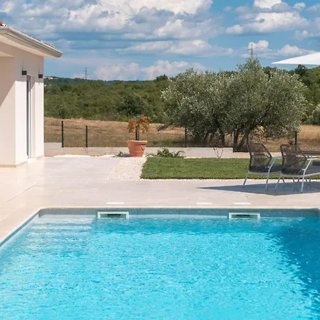 Villa Juki By Briskva *