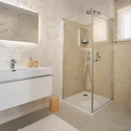 Villa Juki By Briskva