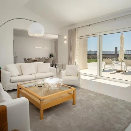 Juki By Briskva Villa