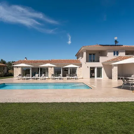 Villa Juki By Briskva Kaštel