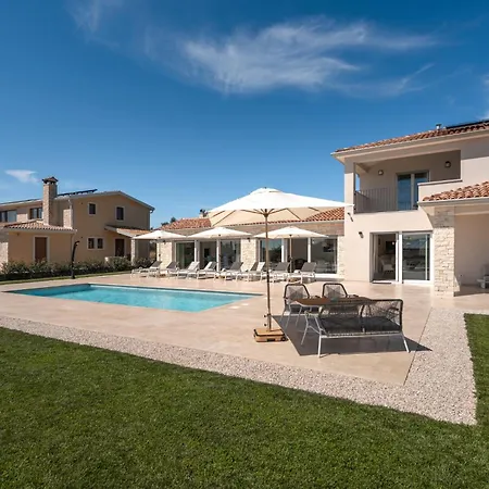 Juki By Briskva Villa