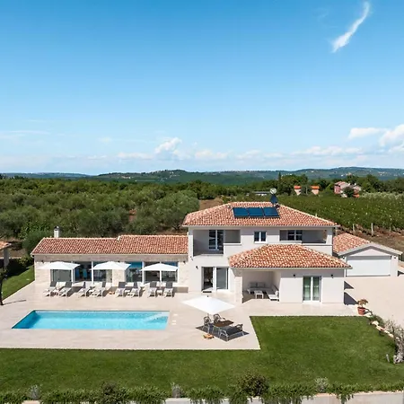 Juki By Briskva Kaštel