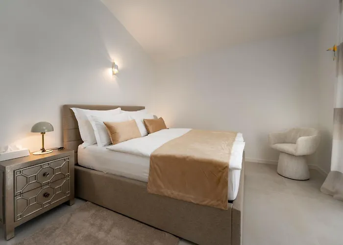 Juki By Briskva Kastel