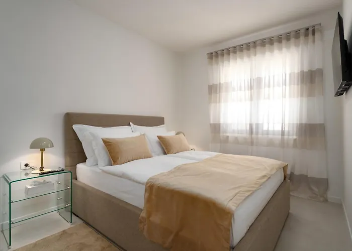 Juki By Briskva Villa *