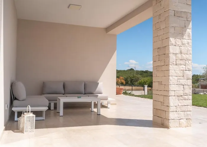 Juki By Briskva Villa Kastel