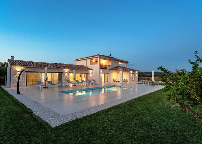 Juki By Briskva Villa *